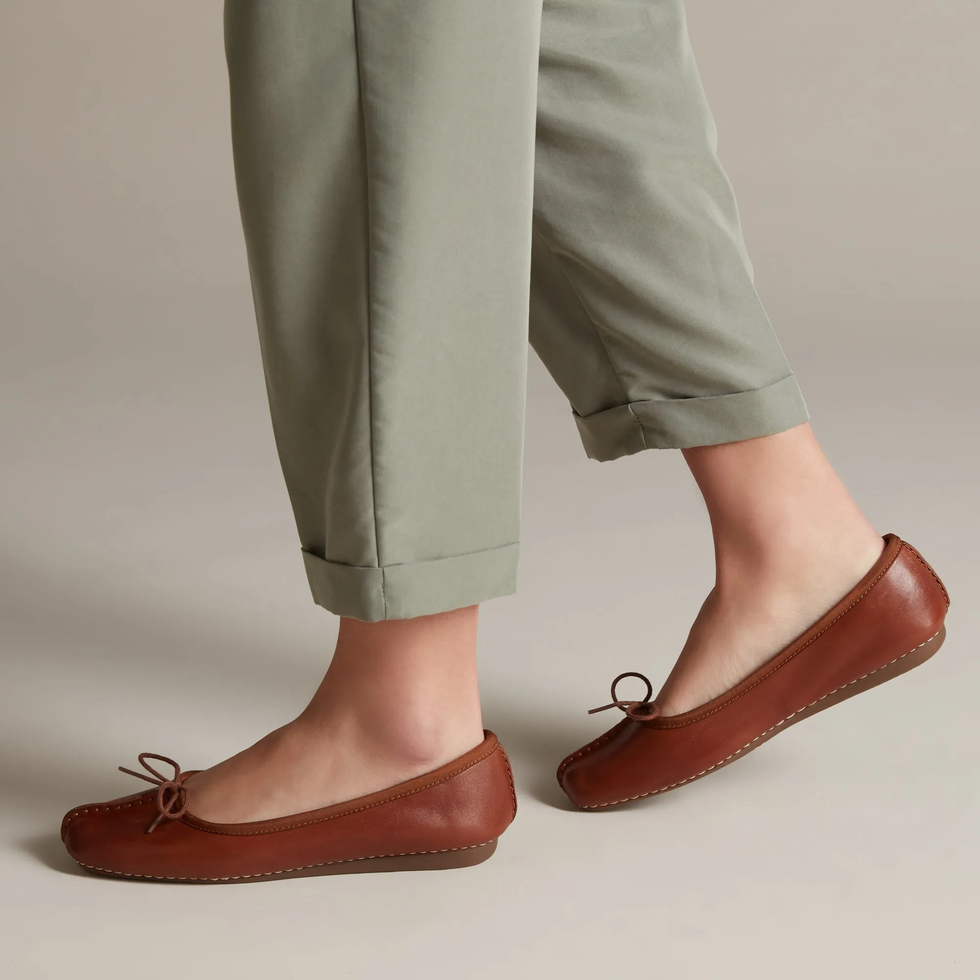 Clarks Freckle Ice Dark Tan Leather