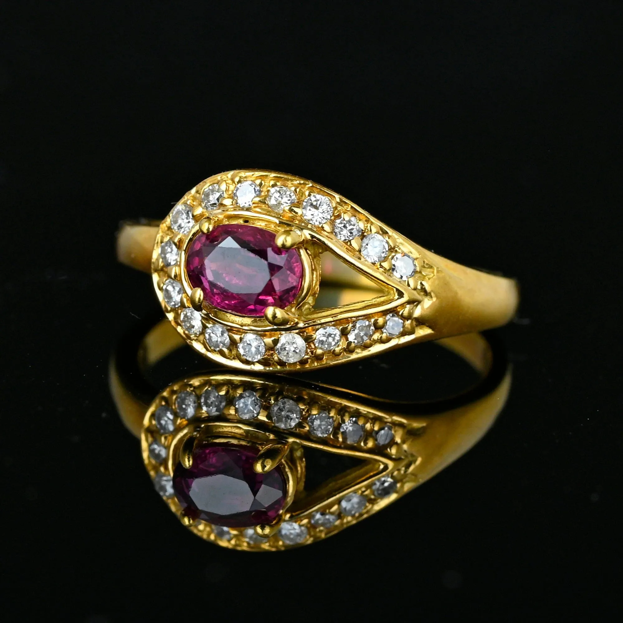 Fine 18K Gold Button Style Diamond Ruby Ring