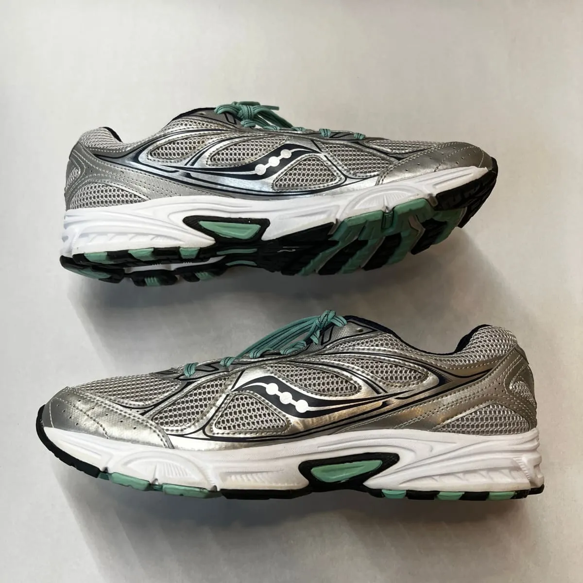 SAUCONY Women's Grid Cohesion 7 -Silver/Navy/Green- Running Shoe Size 12M Preowned