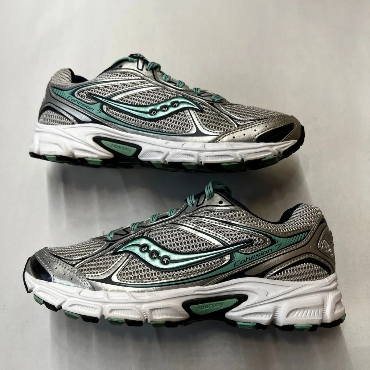 SAUCONY Women's Grid Cohesion 7 -Silver/Navy/Green- Running Shoe Size 8.5M Preowned