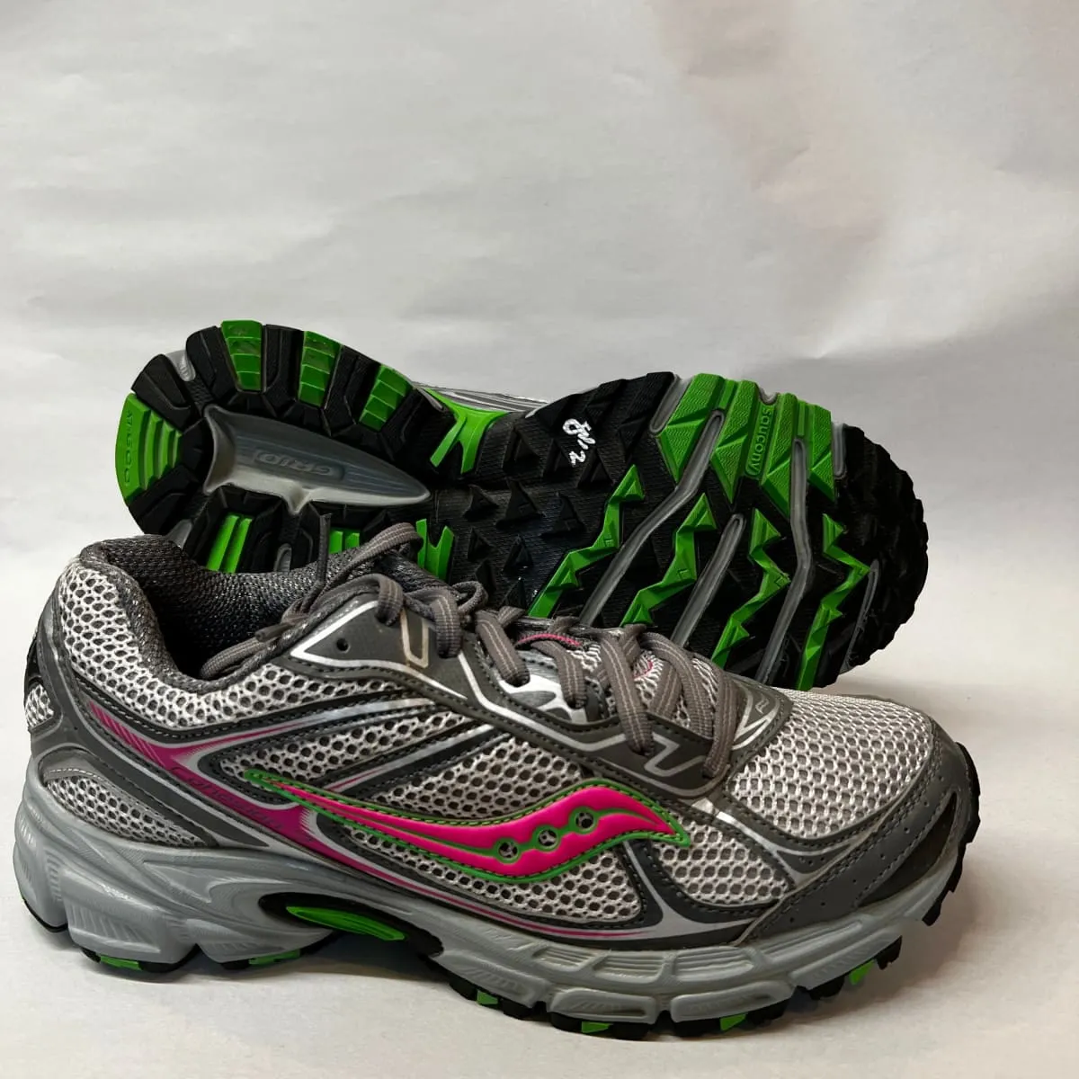 SAUCONY Women's Grid •Cohesion TR7• Trail Running Grey/Green/Fuchsia Size 8.5M -Preowned